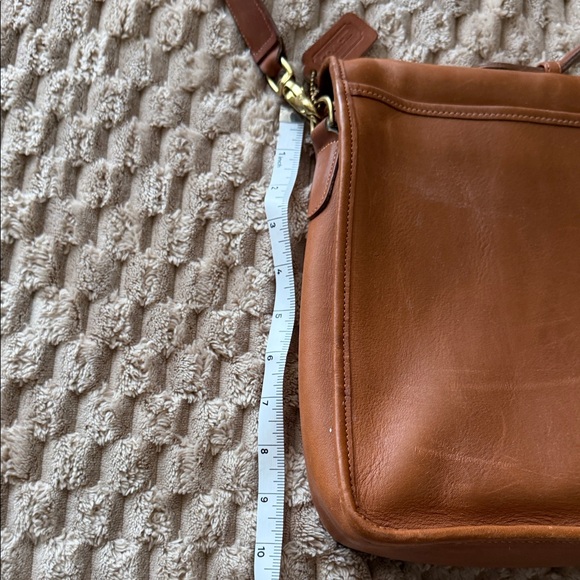 Coach Tan Leather Shoulder Bag - Picture 5 of 10